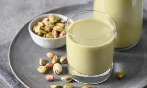 9 Công Thức Làm Sữa Hạt Ngon Mỗi Ngày Dễ Dàng Tại Nhà 9. Sữa Hạt Dẻ Cười Ngọt Mát, Dễ Làm